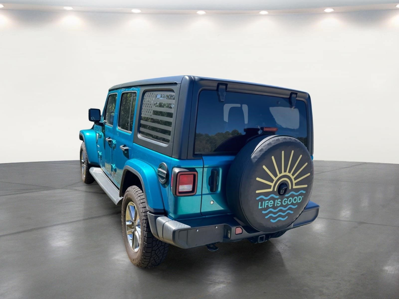 Used 2020 Jeep Wrangler Unlimited Sahara w/ Cold Weather Group AWD/4WD image 21