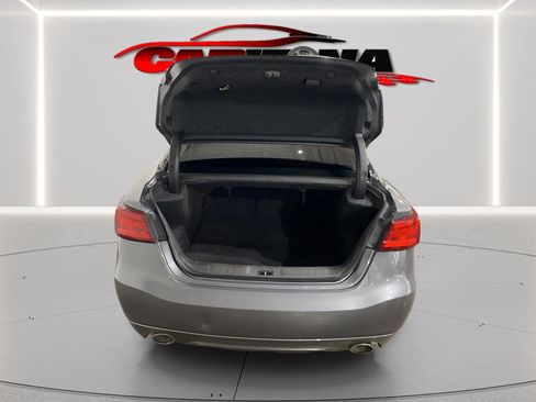 Used 2018 Nissan Maxima Platinum image 9