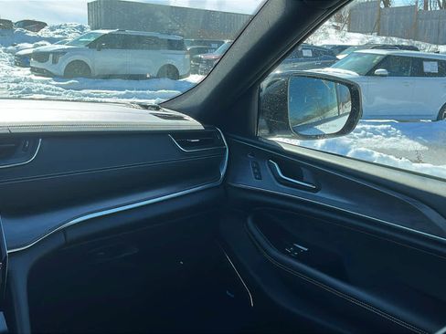 Used 2022 Jeep Grand Cherokee L Overland w/ Luxury Tech Group IV image 28