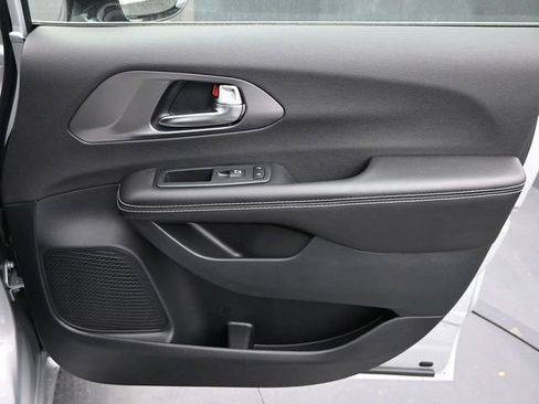 New 2026 Chrysler Voyager LX image 25