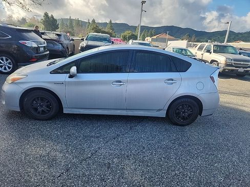Used 2012 Toyota Prius Two image 2