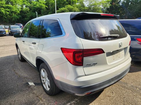 Used 2018 Honda Pilot LX image 3