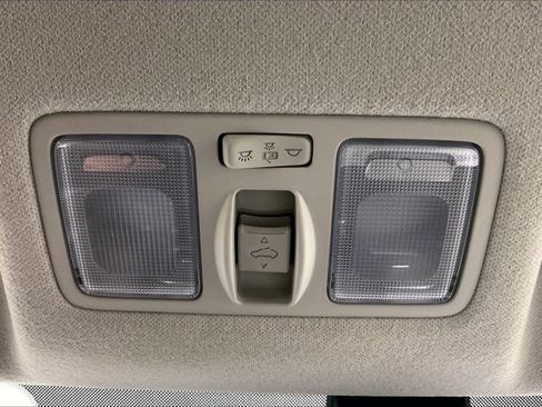 Used 2025 Hyundai Venue SEL FWD image 35