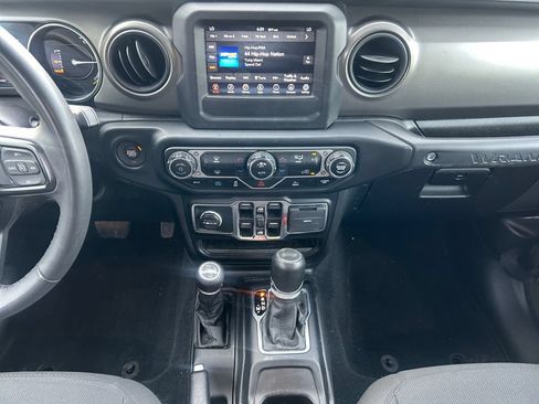 Used 2023 Jeep Wrangler Unlimited AWD/4WD image 11
