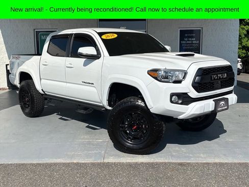 Used 2020 Toyota Tacoma TRD Sport AWD/4WD image 1