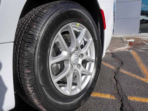 New 2026 Chrysler Pacifica Select image 8