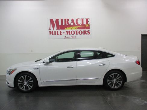 Used 2017 Buick LaCrosse Preferred image 2