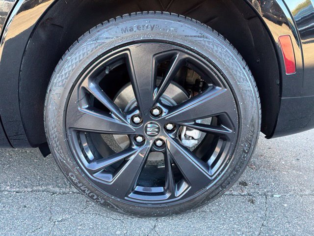 Certified 2024 Buick Envision Sport Touring AWD/4WD image 11
