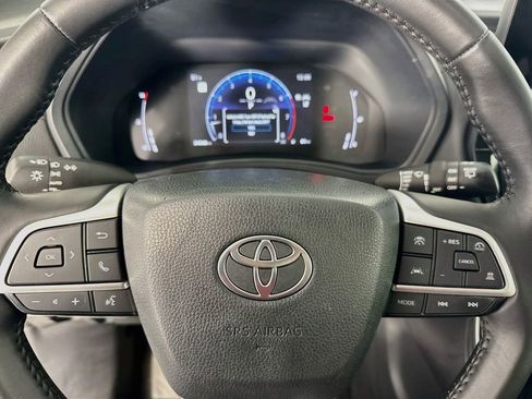 Used 2025 Toyota Grand Highlander FWD image 16