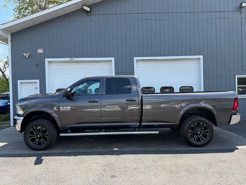 Used 2017 RAM 3500 Tradesman w/ Chrome Appearance Group AWD/4WD image 7