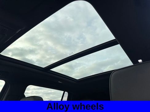 Used 2021 GMC Yukon XL Denali w/ Denali Premium Package image 34