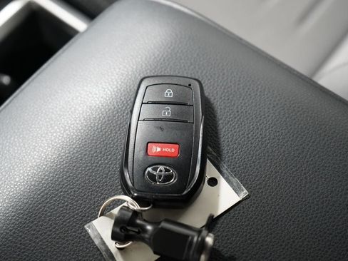 Used 2025 Toyota Tacoma TRD Off-Road AWD/4WD image 30