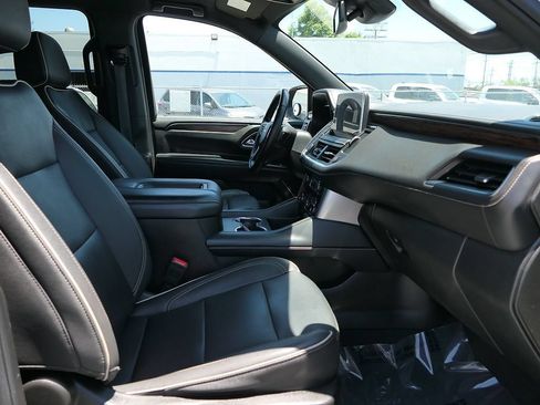 Used 2024 Chevrolet Suburban Premier RWD image 27