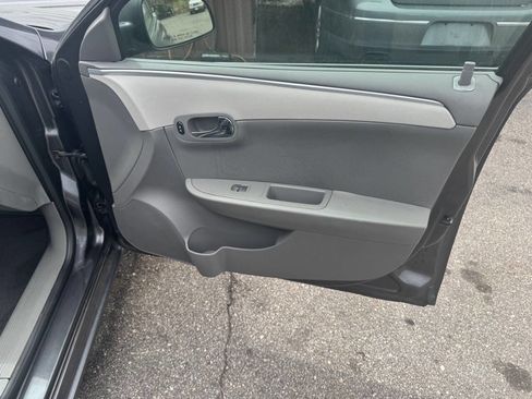 Used 2010 Chevrolet Malibu LS image 19