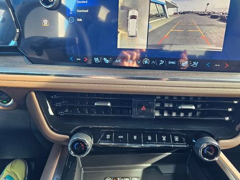 New 2026 Chevrolet Tahoe High Country AWD/4WD image 17
