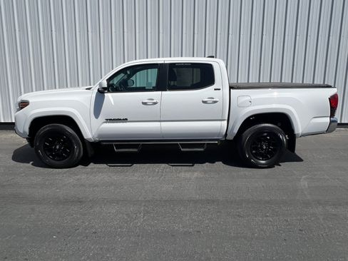 Used 2021 Toyota Tacoma SR5 RWD image 3