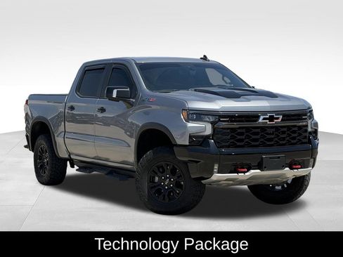 Used 2023 Chevrolet Silverado 1500 ZR2 w/ Technology Package AWD/4WD image 2
