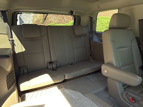 Used 2019 Chevrolet Tahoe LT w/ LT Signature Package AWD/4WD image 29