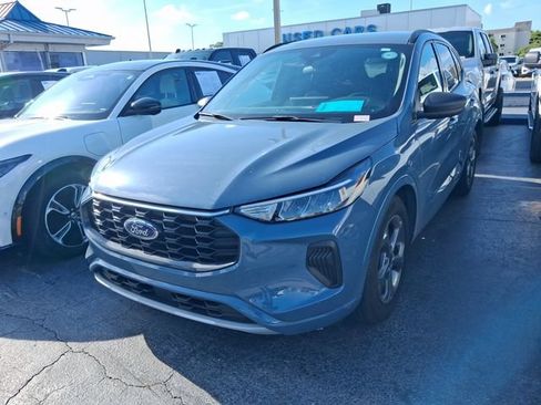 Used 2024 Ford Escape ST-Line w/ Tech Pack #1 FWD image 3