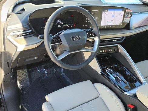 New 2025 Audi Q5 Prestige image 16
