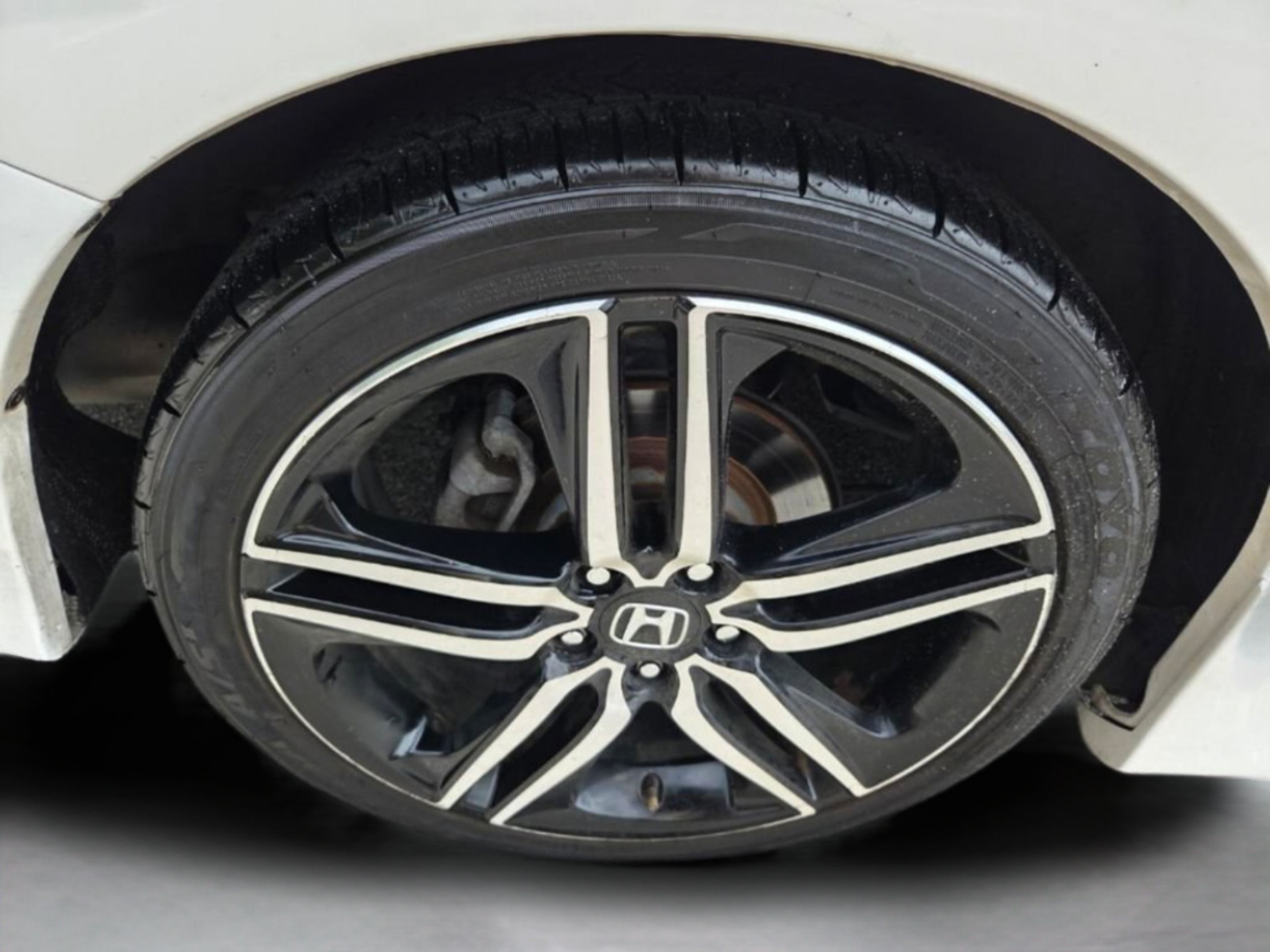 Used 2017 Honda Accord Sport image 16