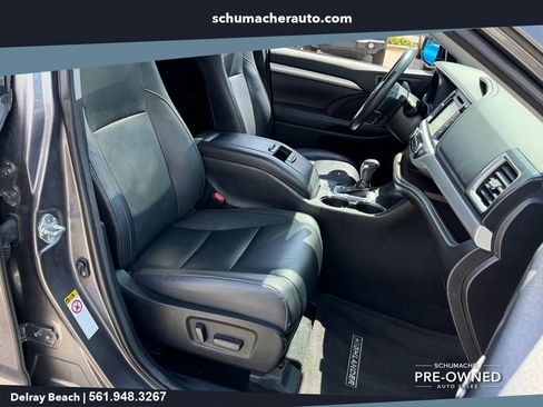 Used 2018 Toyota Highlander XLE FWD image 19