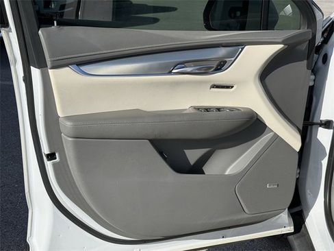 Used 2021 Cadillac XT5 Premium Luxury image 34