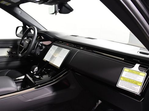 New 2026 Land Rover Range Rover Sport Dynamic SE AWD/4WD image 18