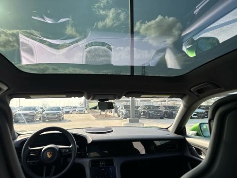 Used 2022 Porsche Taycan 4 Cross Turismo image 15