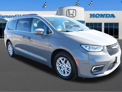 Used 2022 Chrysler Pacifica Touring-L