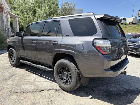 Used 2023 Toyota 4Runner SR5 Premium w/ Moonroof Package RWD image 5