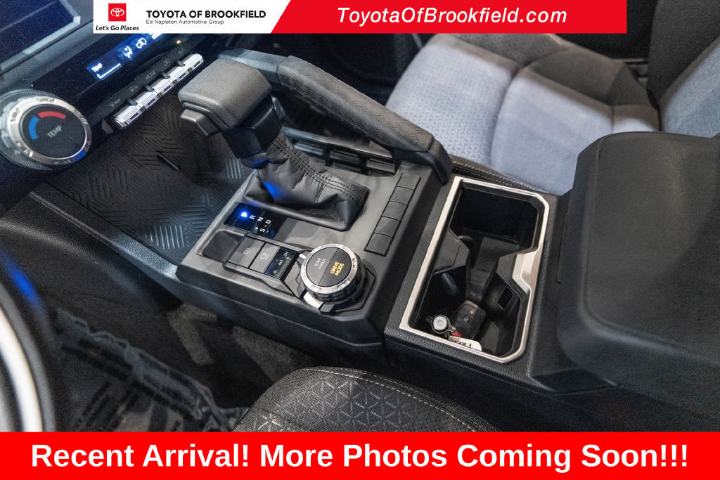 Used 2025 Toyota 4Runner SR5 AWD/4WD image 22