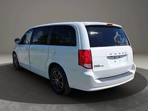Used 2019 Dodge Grand Caravan SXT w/ Driver Convenience Group FWD image 5