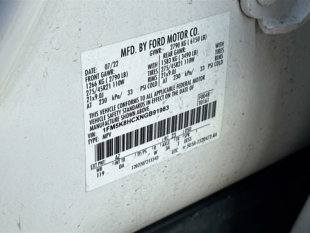 Used 2022 Ford Explorer Platinum w/ Equipment Group 601A AWD/4WD image 31