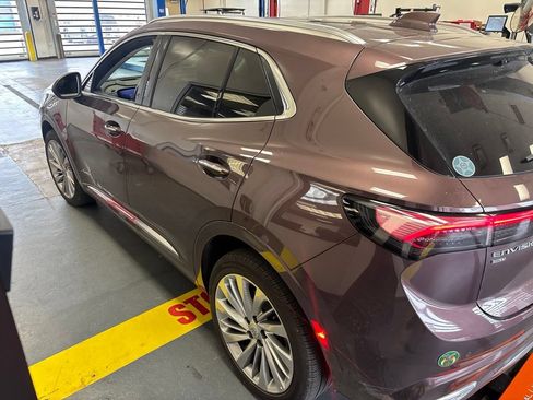 Used 2024 Buick Envision Avenir AWD/4WD image 6