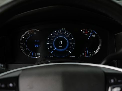 Used 2016 Cadillac Escalade Premium AWD/4WD image 13