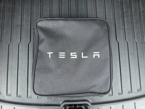 Used 2026 Tesla Model Y AWD image 19