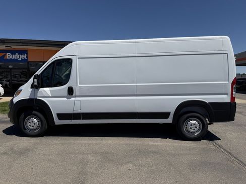 Used 2026 RAM ProMaster 2500 w/ Convenience Group FWD image 2