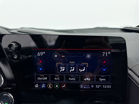 Used 2021 Chevrolet Corvette Stingray Preferred Cpe w/ Engine Appearance Package RWD image 25