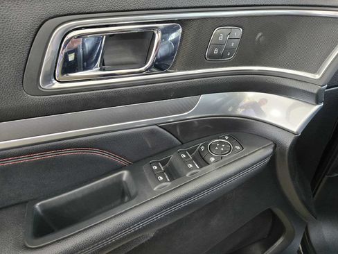 Used 2018 Ford Explorer Sport w/ Equipment Group 401A AWD/4WD image 12