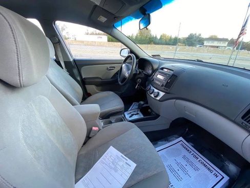 Used 2010 Hyundai Elantra GLS image 11