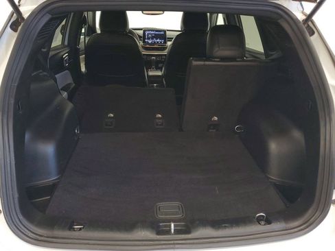 Used 2025 Jeep Compass Limited image 24