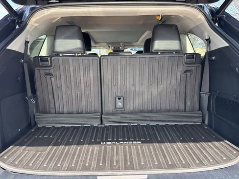 Used 2023 Toyota Highlander Platinum image 35