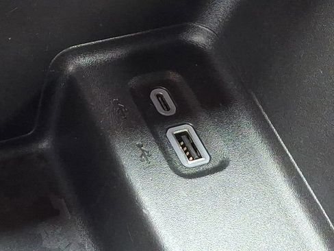 Used 2024 Chevrolet Colorado W/T RWD image 15