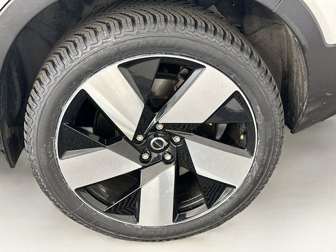 Used 2023 Volvo C40 P8 Recharge Plus w/ Climate Package AWD/4WD image 37