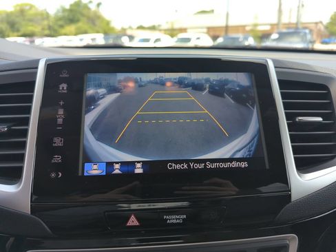 Used 2017 Honda Pilot Touring image 26