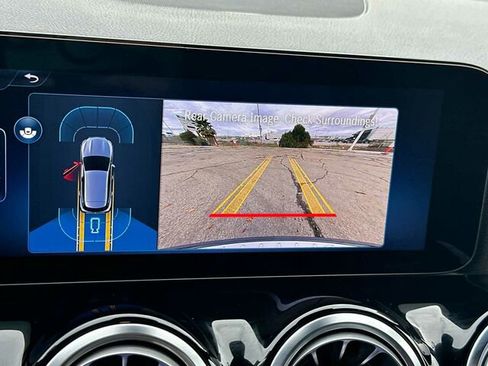 Used 2025 Mercedes-Benz GLA 250 image 24