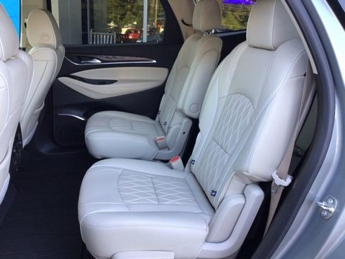 Used 2024 Buick Enclave Avenir image 23
