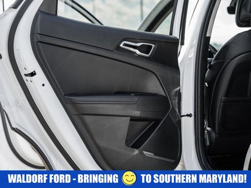 Used 2025 Kia Sportage EX FWD image 34