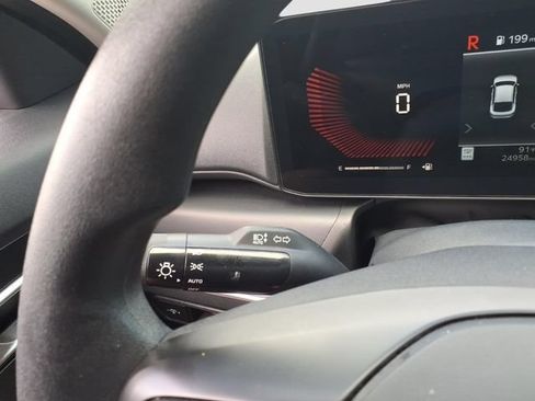 Used 2025 Kia K4 FWD image 24